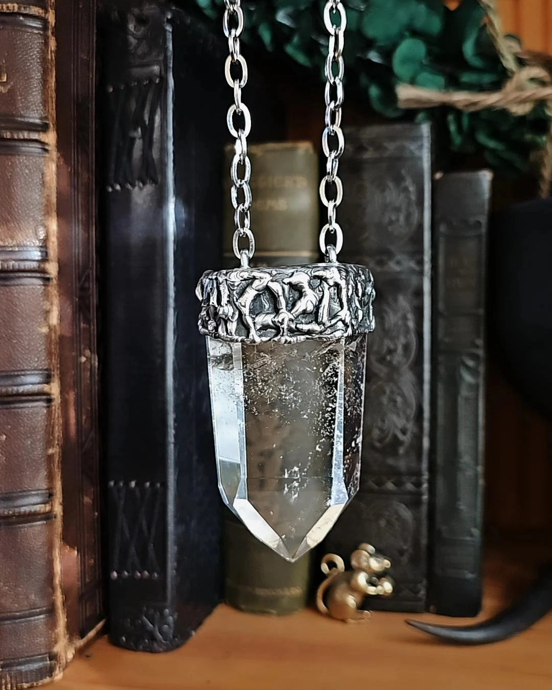 Med. Crystal Pendant