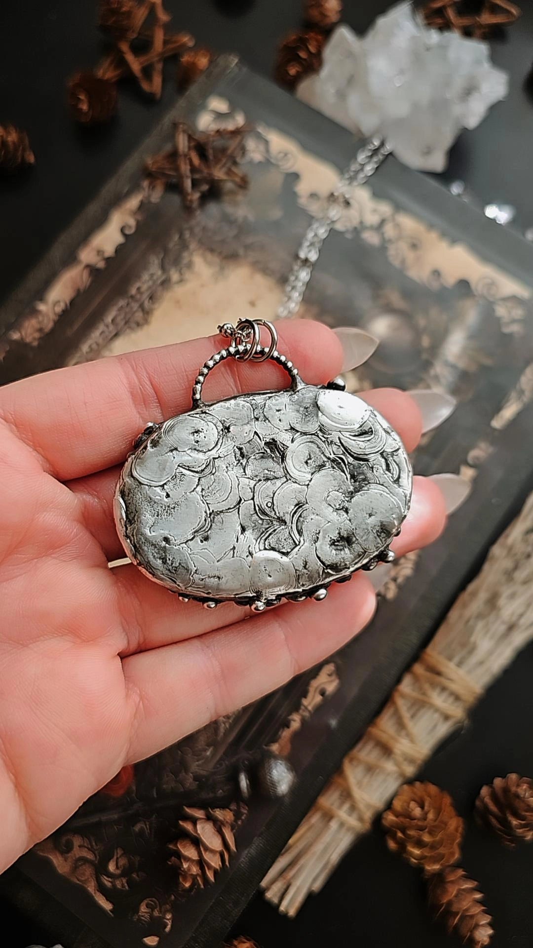 Cauldrons Bubble-Earth Magic Pendant