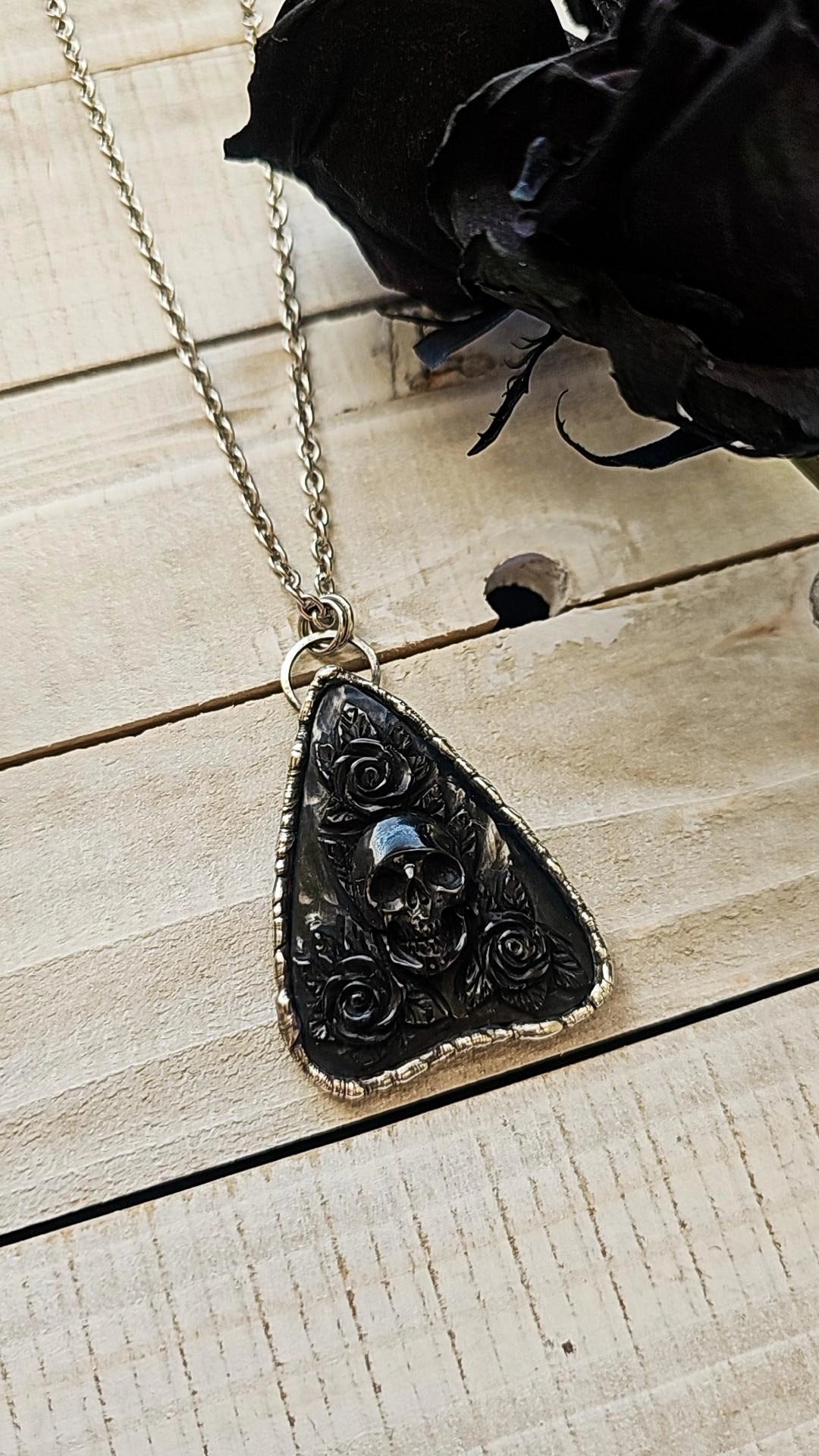 Skull and Rose Planchette Pendant 💀🥀