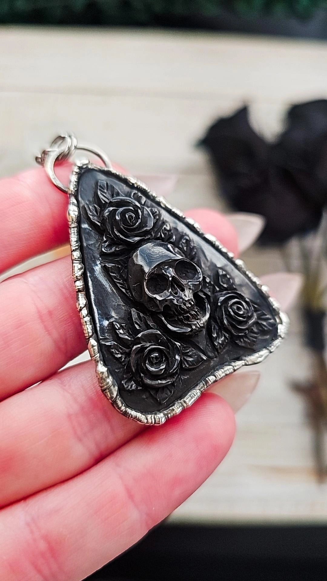 Skull and Rose Planchette Pendant 💀🥀